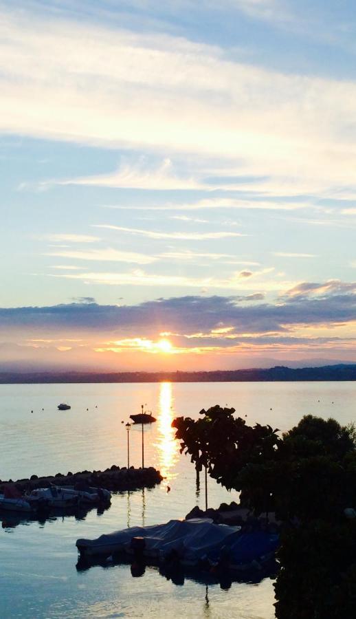 Casa Caterina Lake View Holidays Apartments Peschiera del Garda Bagian luar foto