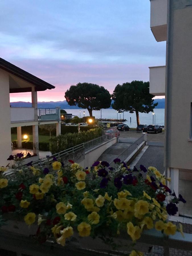 Casa Caterina Lake View Holidays Apartments Peschiera del Garda Bagian luar foto