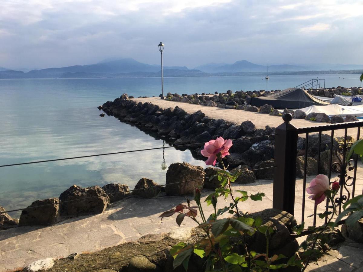 Casa Caterina Lake View Holidays Apartments Peschiera del Garda Bagian luar foto