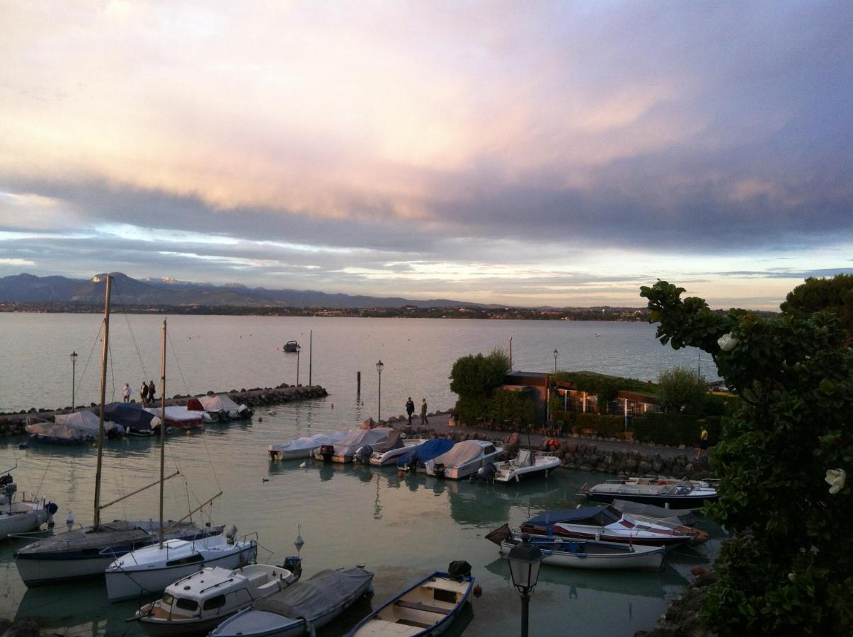 Casa Caterina Lake View Holidays Apartments Peschiera del Garda Bagian luar foto