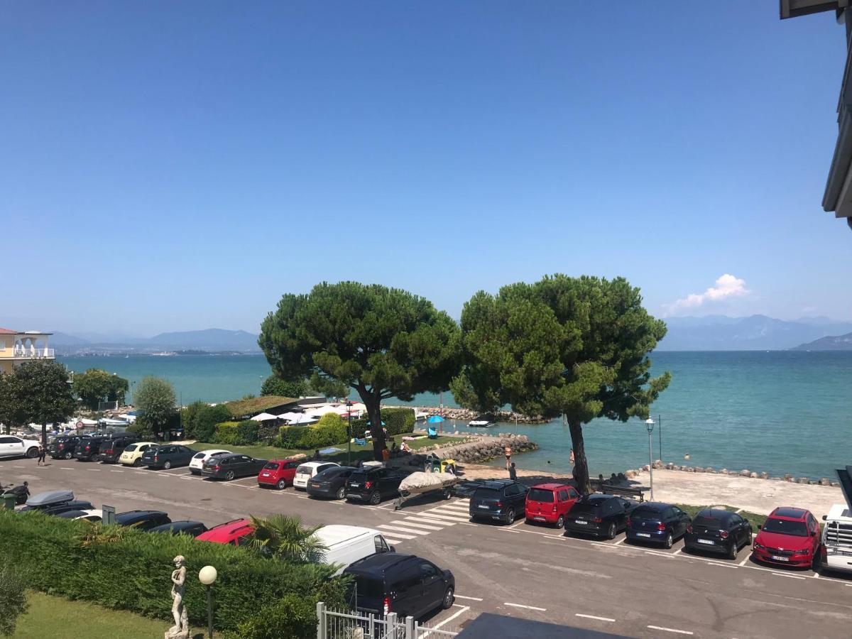 Casa Caterina Lake View Holidays Apartments Peschiera del Garda Bagian luar foto