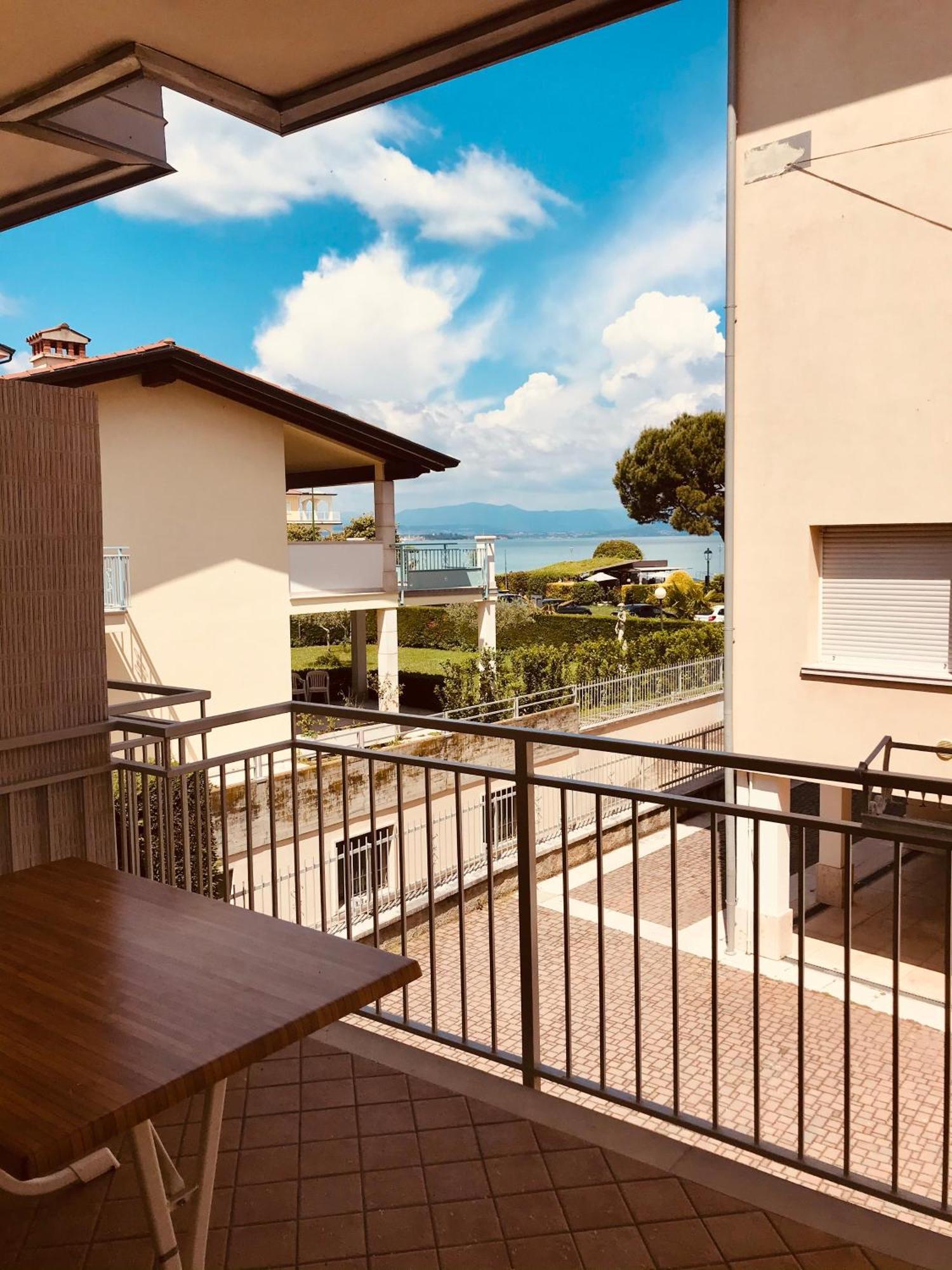 Casa Caterina Lake View Holidays Apartments Peschiera del Garda Ruang foto