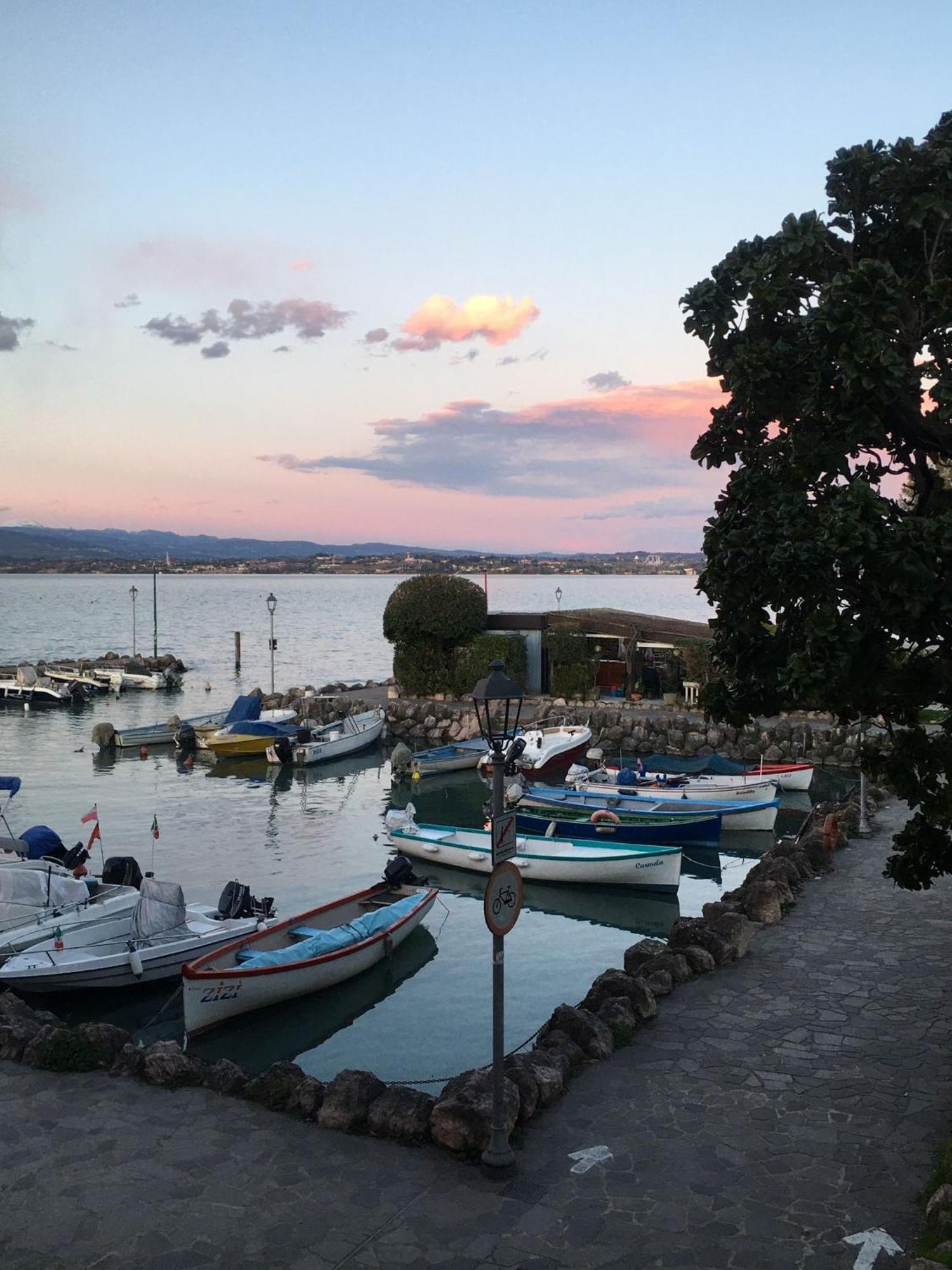 Casa Caterina Lake View Holidays Apartments Peschiera del Garda Bagian luar foto